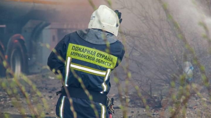 В Мурманской области сгорел КамАЗ